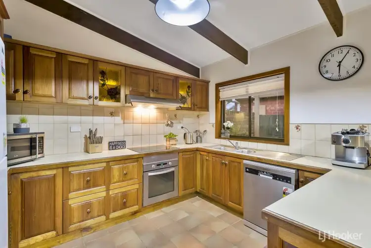 Fourth view of Homely house listing, 18 Eva Court, Seabrook VIC 3028