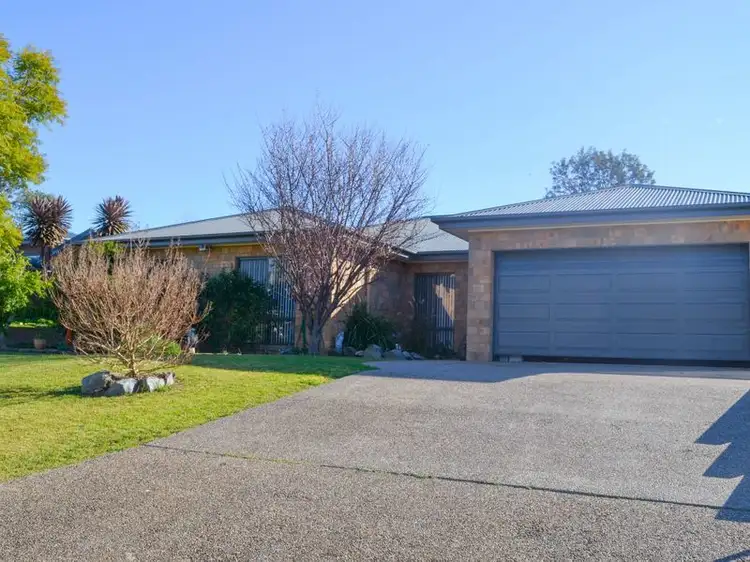 13 Heffernan Place, Moruya NSW 2537