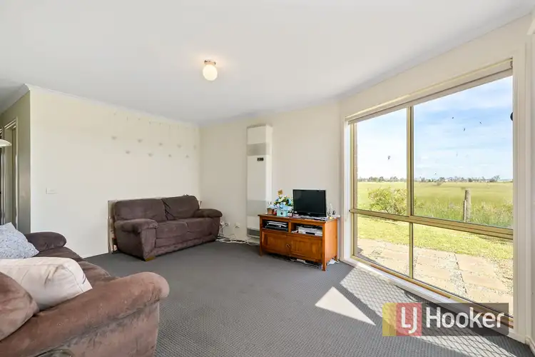 Second view of Homely house listing, 4 Belvedere Drive, Pakenham VIC 3810