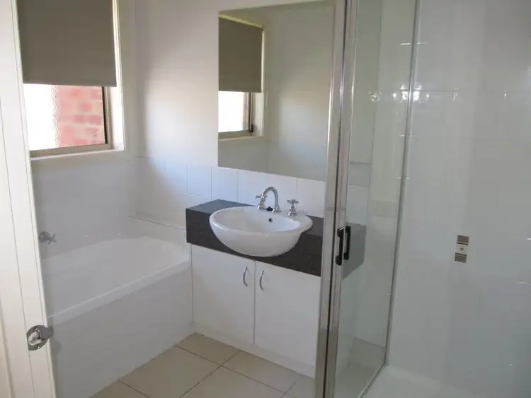 Fourth view of Homely unit listing, 2/104 Mckean Street, Bairnsdale VIC 3875