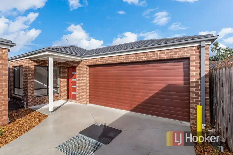 3/27 Henty Street, Pakenham VIC 3810