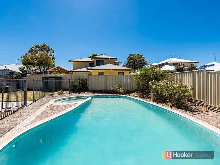 22 Davy Street, Alfred Cove WA 6154