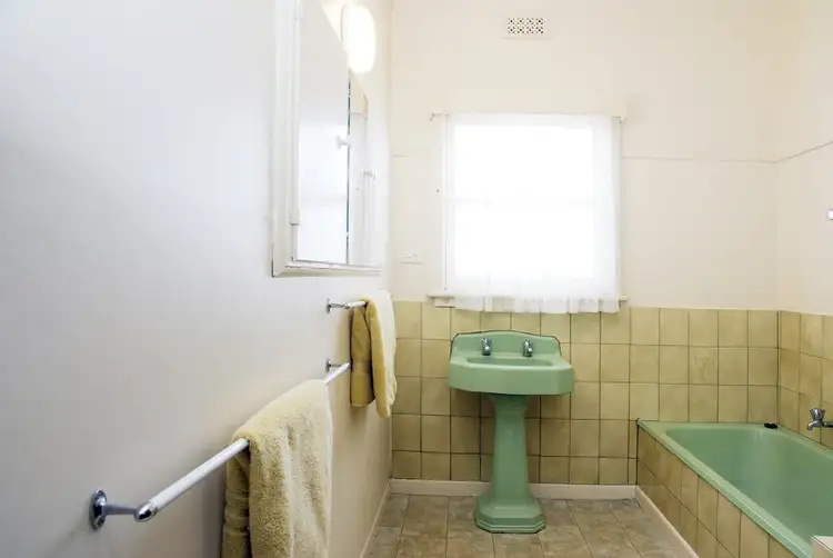 Seventh view of Homely unit listing, Unit 1/6 Torquay Road, Belmont VIC 3216