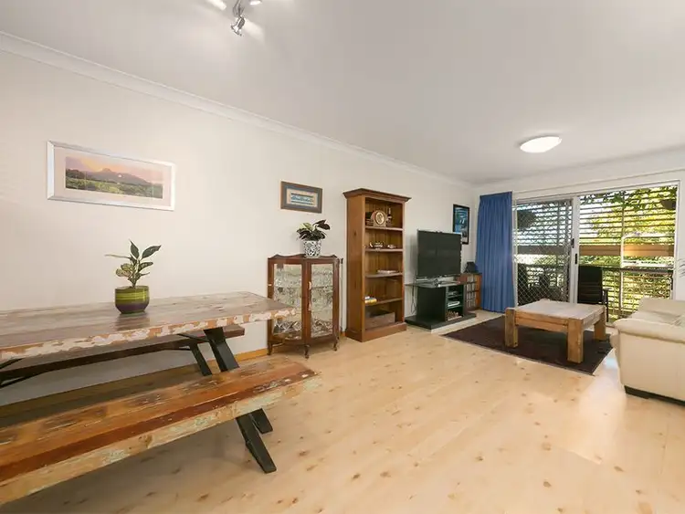 Main view of Homely unit listing, 2/22 Princess Street, Fairfield QLD 4103