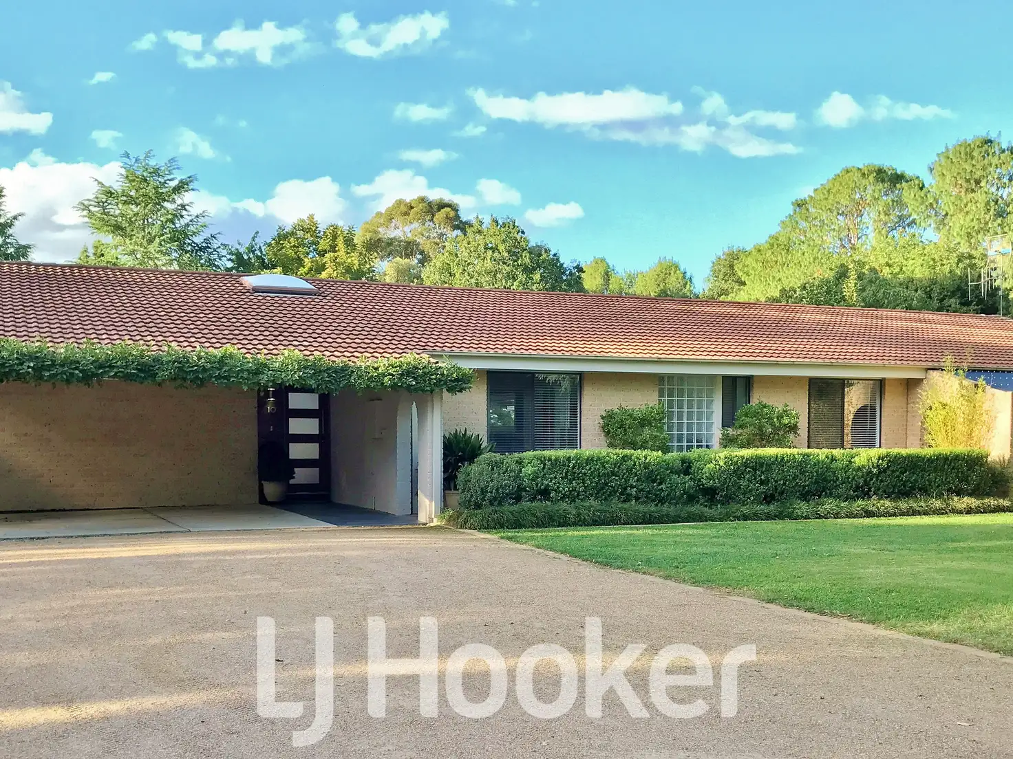 Main view of Homely house listing, 10 Leo Grant Drive, Kelso NSW 2795