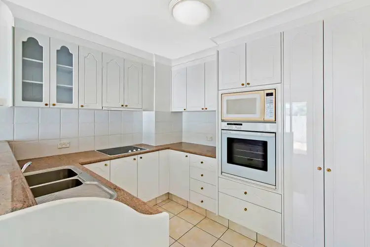 Fifth view of Homely unit listing, 11 Parkview/100 Cotlew Street East, Southport QLD 4215
