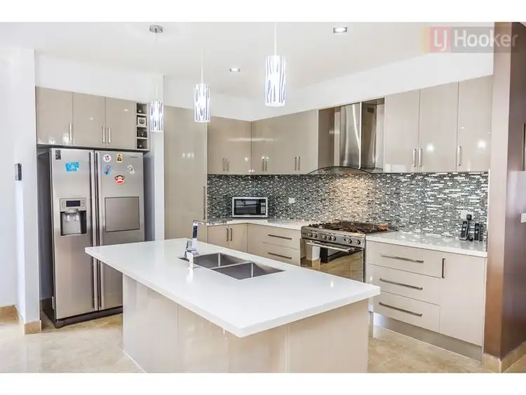 Fifth view of Homely house listing, 17 Biltmore Crescent, Roxburgh Park VIC 3064