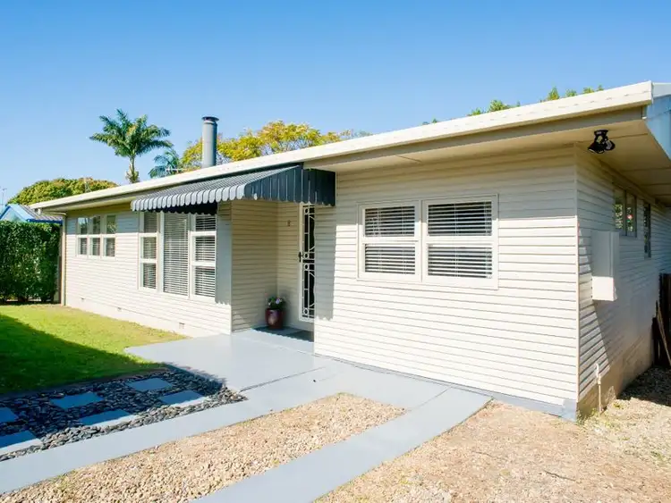 Fifth view of Homely house listing, 8 Horder Avenue, Labrador QLD 4215