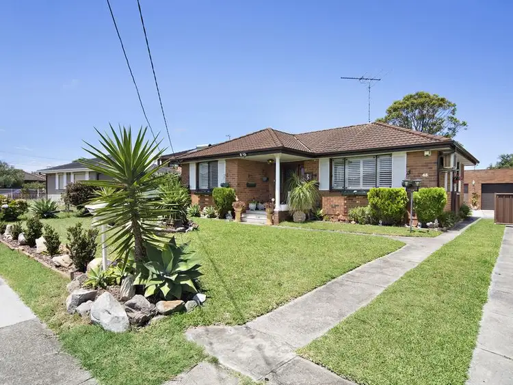 43 Eyre Street, Chifley NSW 2036