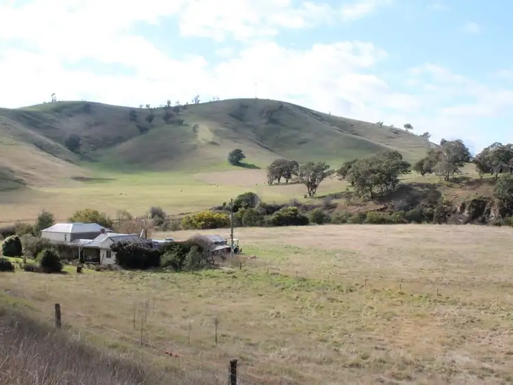 216 Doctors Flat Road, Ensay VIC 3895