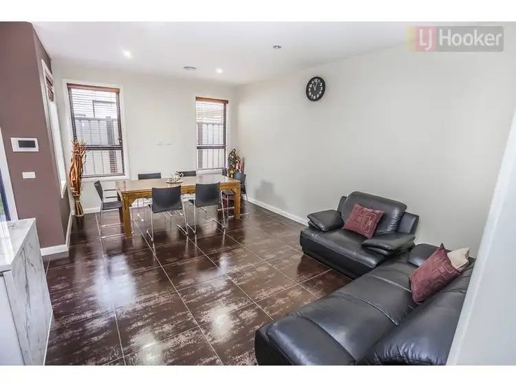 Seventh view of Homely house listing, 28 Bluebird Way, Roxburgh Park VIC 3064