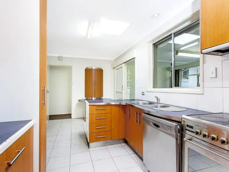 Second view of Homely house listing, 8 Taylor Place, Hackett ACT 2602