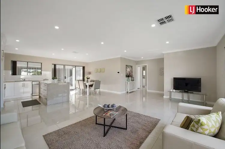 2A McMurtrie Place, Seaton SA 5023