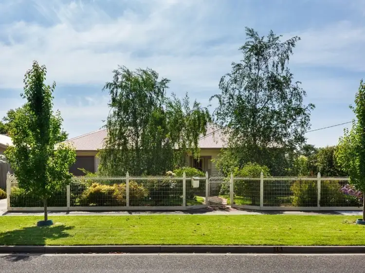 16 Lansdowne Street, Sale VIC 3850