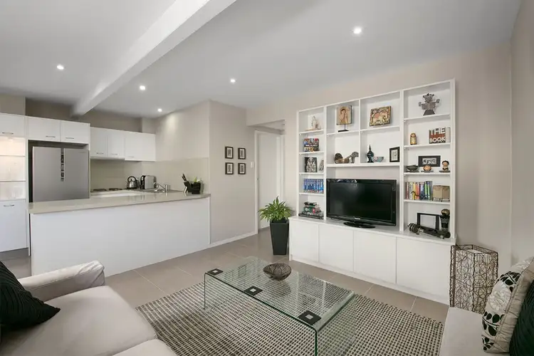 Third view of Homely apartment listing, 4/5 Curwen Terrace, Chermside QLD 4032