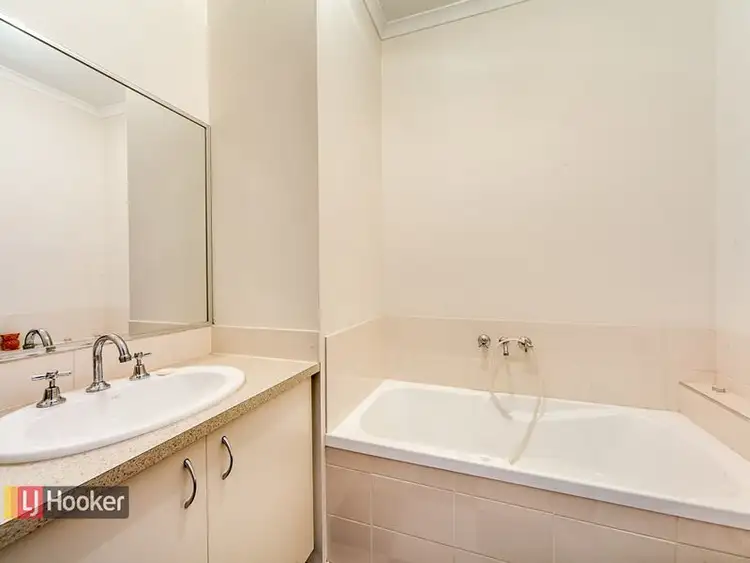 Sixth view of Homely unit listing, 6/17 ELIZABETH ST, Cranbourne North VIC 3977