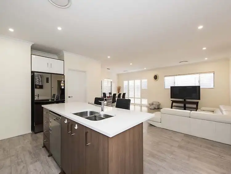 5 Vienta Street, Aveley WA 6069