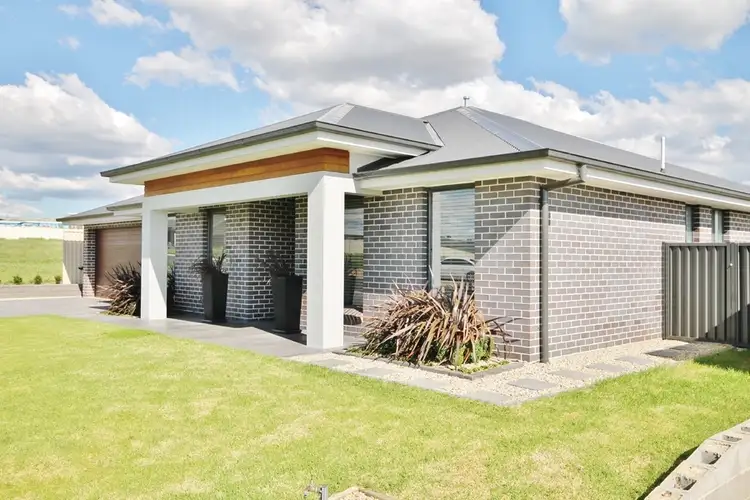 18 Coates Drive, Kelso NSW 2795