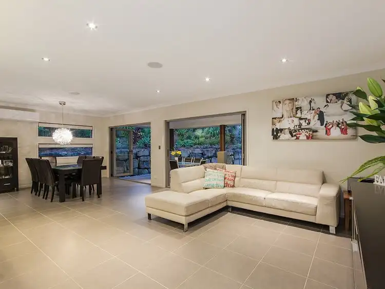 4 Skyburnett Street, Reedy Creek QLD 4227