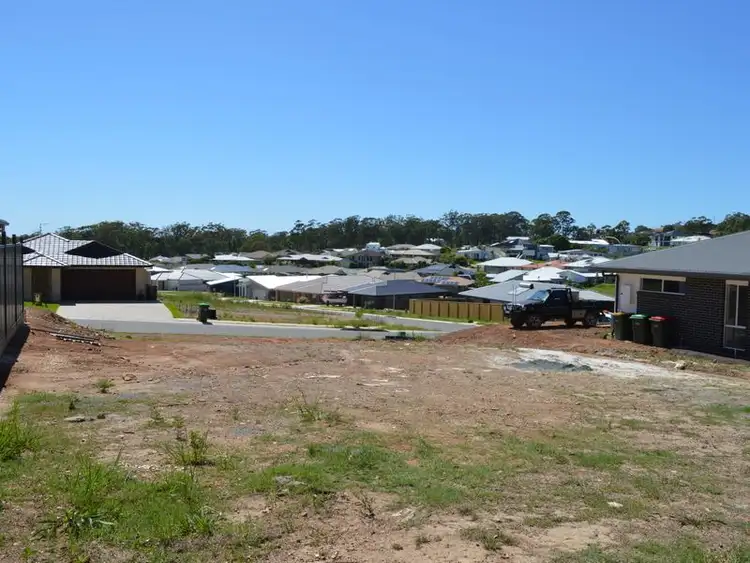 1 Humpback Crescent, Safety Beach NSW 2456