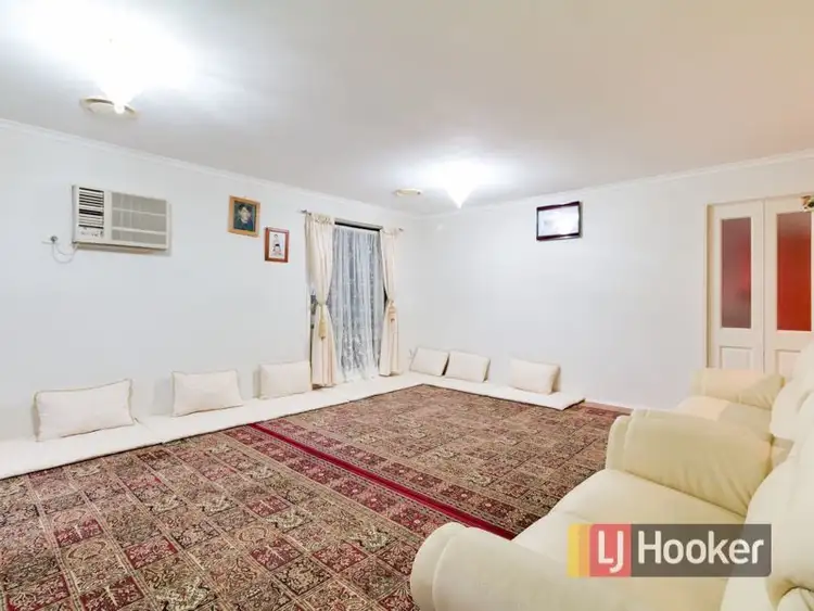 Seventh view of Homely house listing, 15 Daphne Way, Cranbourne North VIC 3977