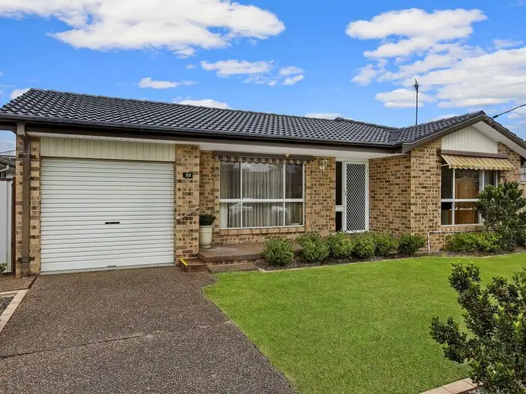 32 Gregory Street, Berkeley Vale NSW 2261
