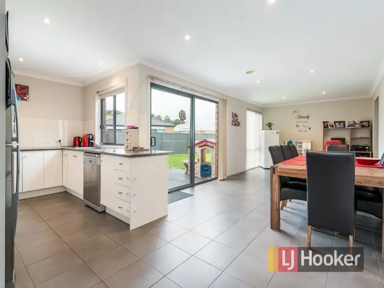 Fourth view of Homely house listing, 3 Chestnut Chase, Pakenham VIC 3810