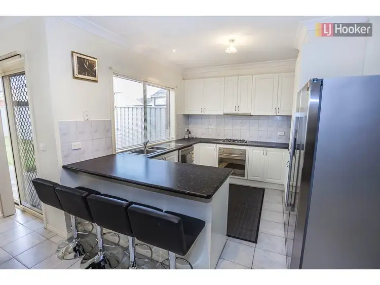 Sixth view of Homely townhouse listing, 27 Franklin Avenue, Roxburgh Park VIC 3064