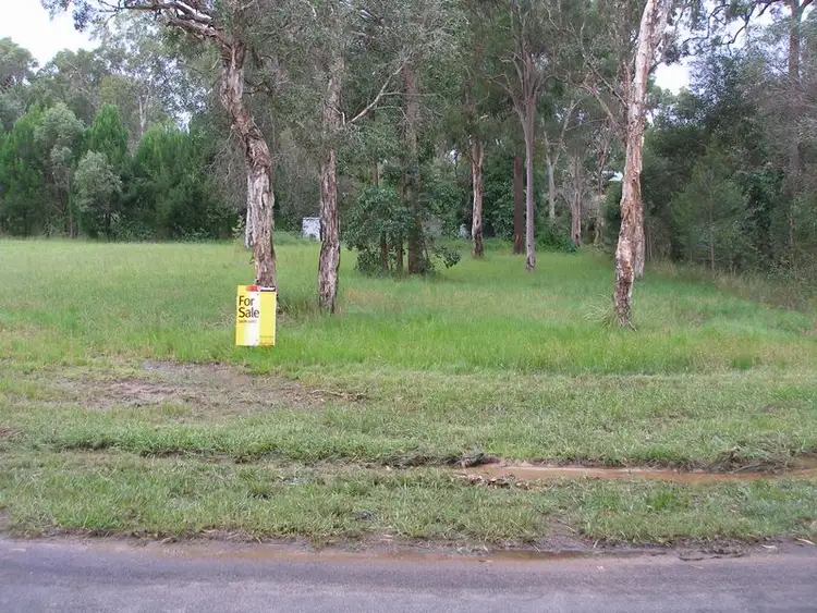 9 Benowa Street, Macleay Island QLD 4184