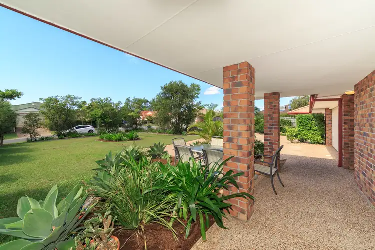 2/3 Souzys Court, Labrador QLD 4215