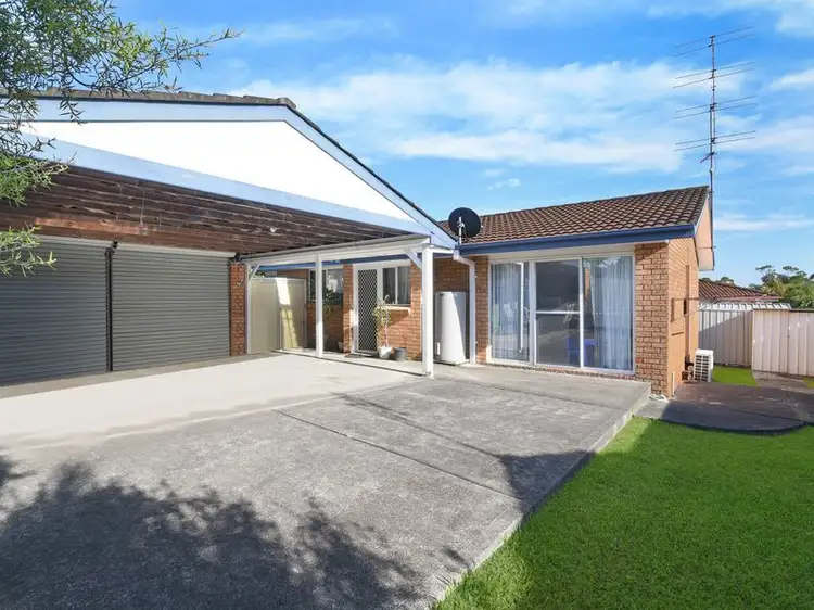 Second view of Homely house listing, 15 Woodside Court, Lake Haven NSW 2263