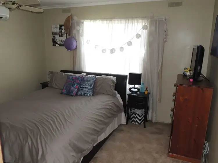 Fifth view of Homely house listing, 2 Douglas Avenue, Swan Hill VIC 3585