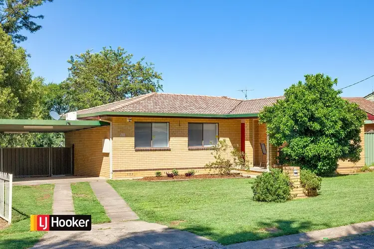 111 Manilla Road, Tamworth NSW 2340