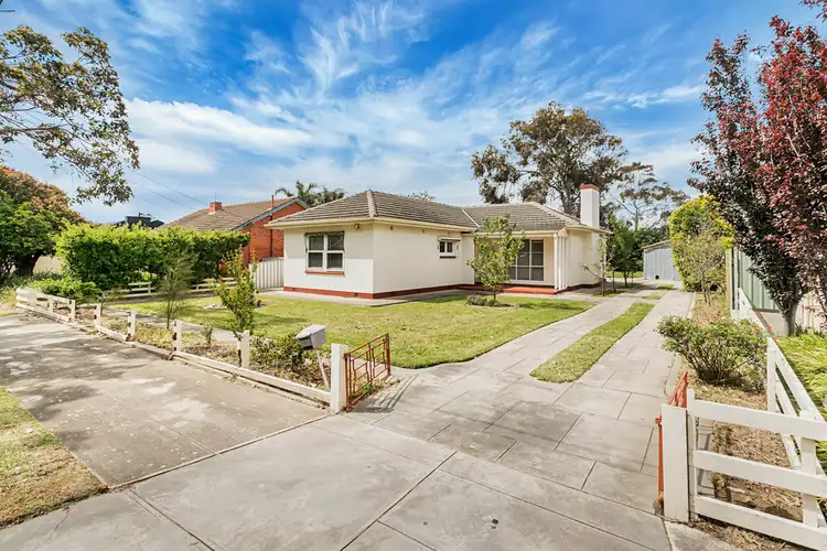 17 Coral Sea Road, Fulham SA 5024
