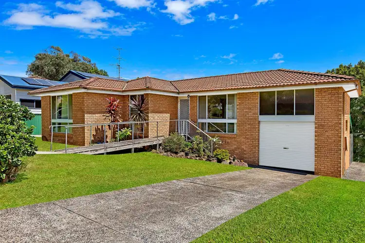 19 Premier Way, Bateau Bay NSW 2261