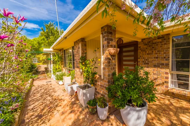 8 Christie Place, Gordon ACT 2906