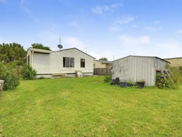 Sixth view of Homely house listing, 1 Dempsey Court, Morwell VIC 3840