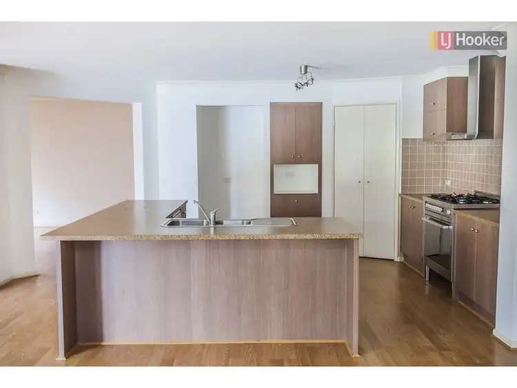 Seventh view of Homely house listing, 31 Hamilton Hume Parade, Craigieburn VIC 3064