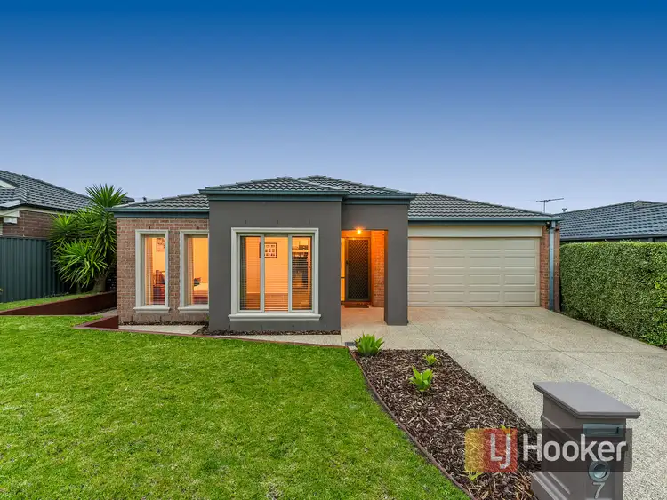 7 Pashia Grove, Pakenham VIC 3810