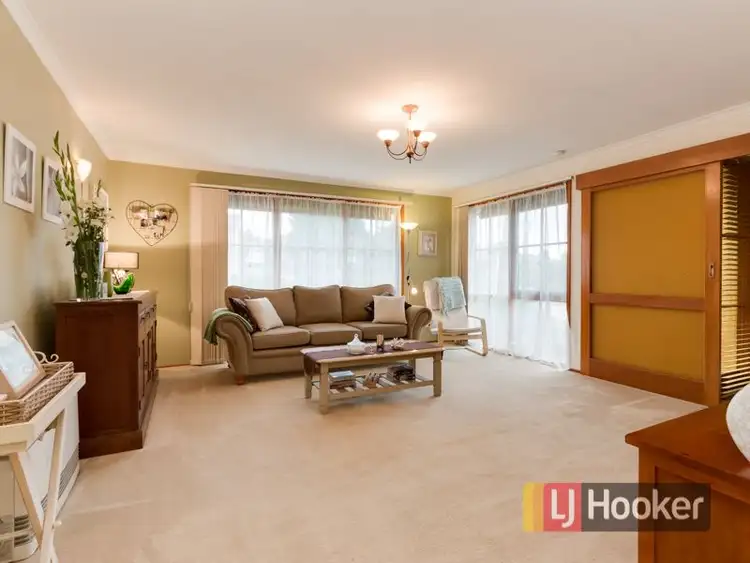Fifth view of Homely house listing, 17 Skye Crescent, Endeavour Hills VIC 3802