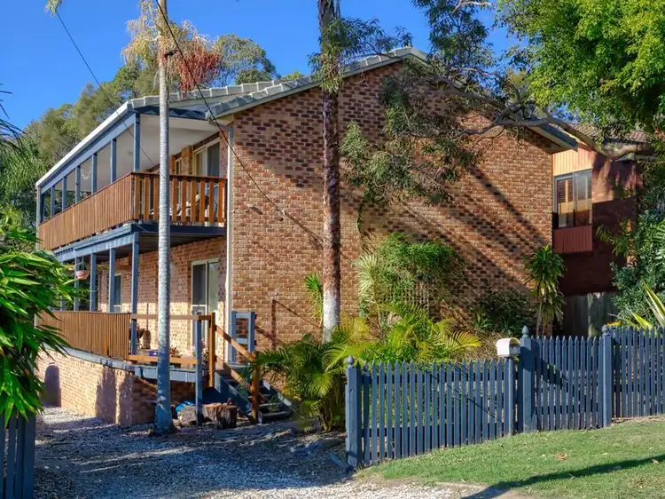 8 Island View Street