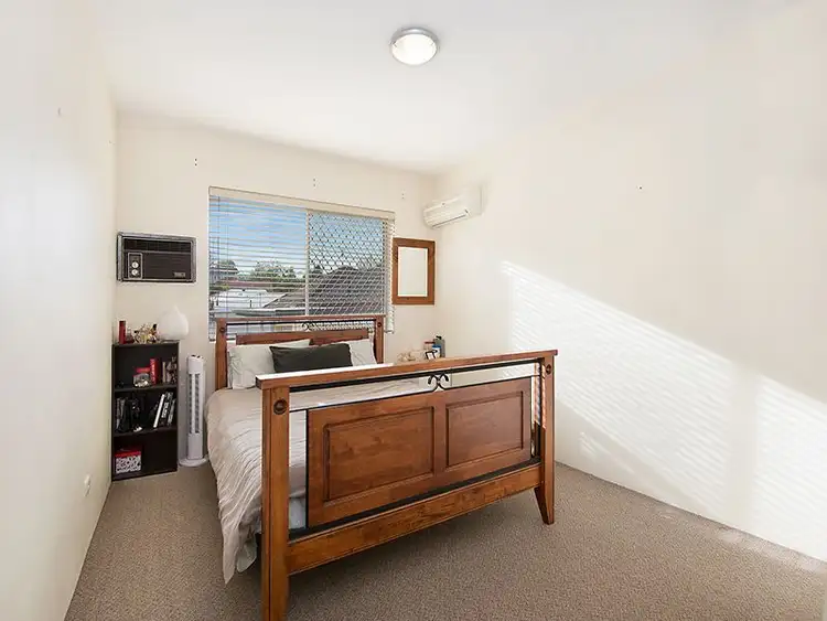 Fifth view of Homely unit listing, 2/34 York Street, Coorparoo QLD 4151