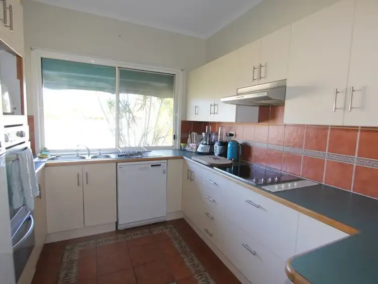 Sixth view of Homely house listing, 4 Stolz Place, Emerald QLD 4720