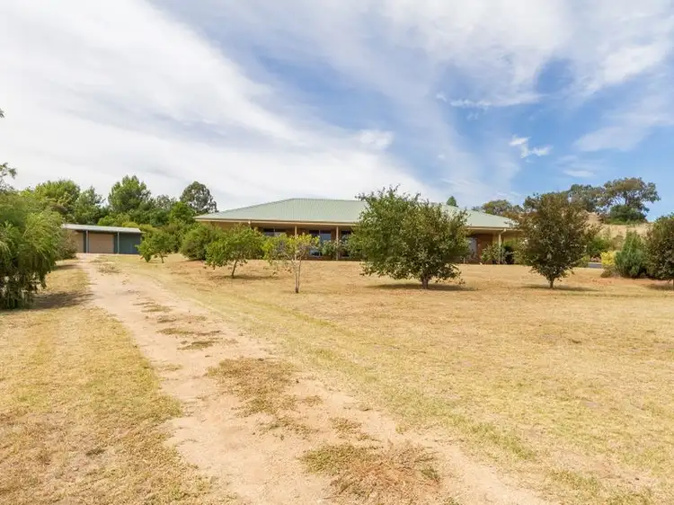 14 Shepherd Avenue, Cowra NSW 2794