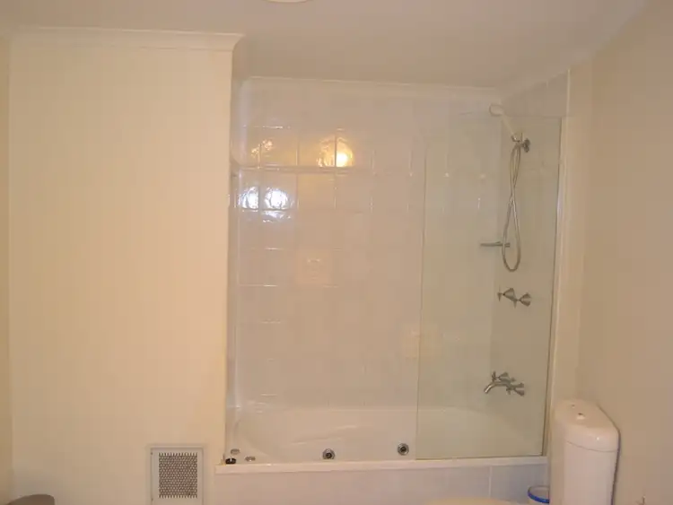 Sixth view of Homely unit listing, 4/9 Cliff Street, Yeppoon QLD 4703