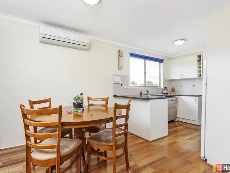 Fifth view of Homely house listing, 27 Elizabeth Crescent, Queanbeyan NSW 2620