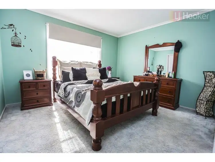 Seventh view of Homely house listing, 11 Wattle Close, Meadow Heights VIC 3048