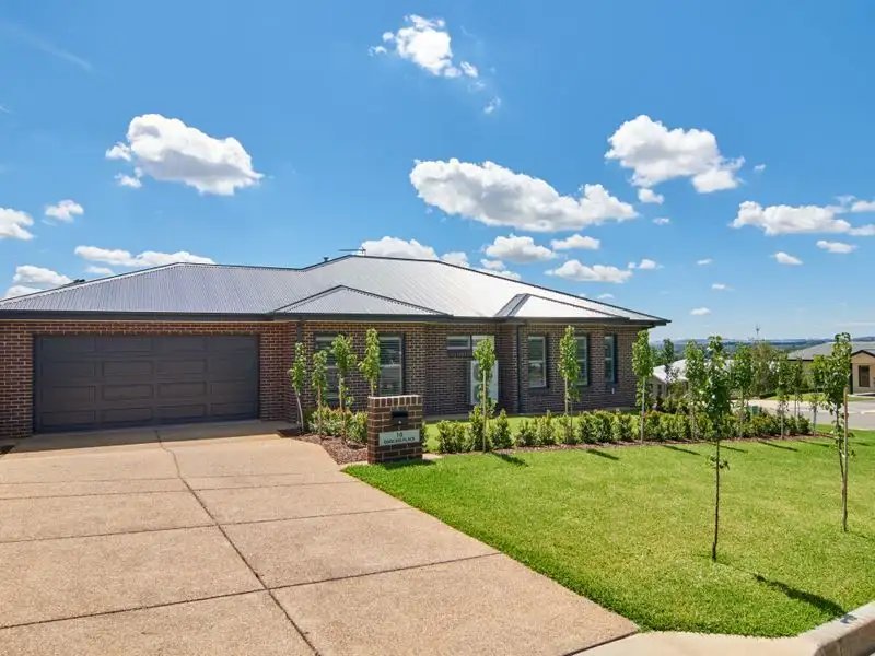 Main view of Homely villa listing, 10 Darling Place, Tatton NSW 2650
