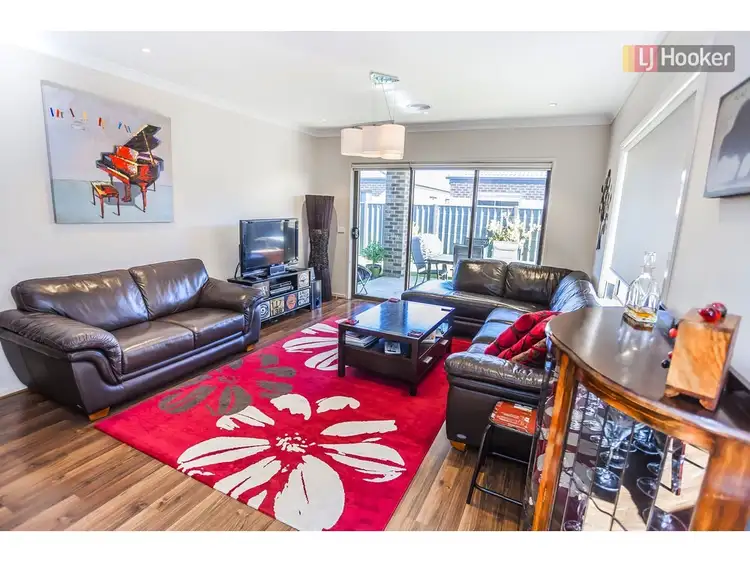Fifth view of Homely house listing, 10 Moxie Rd, Craigieburn VIC 3064
