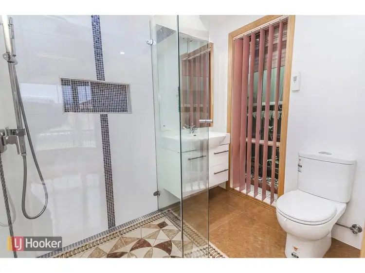 Fifth view of Homely house listing, 4 Bradworth Street, Craigieburn VIC 3064
